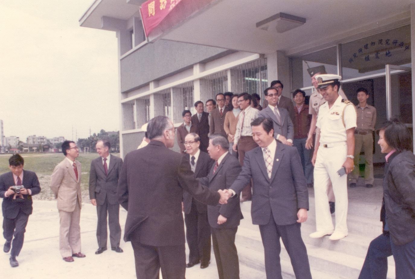 1975-04-03 美駐華大使安克志先生蒞臨訪問