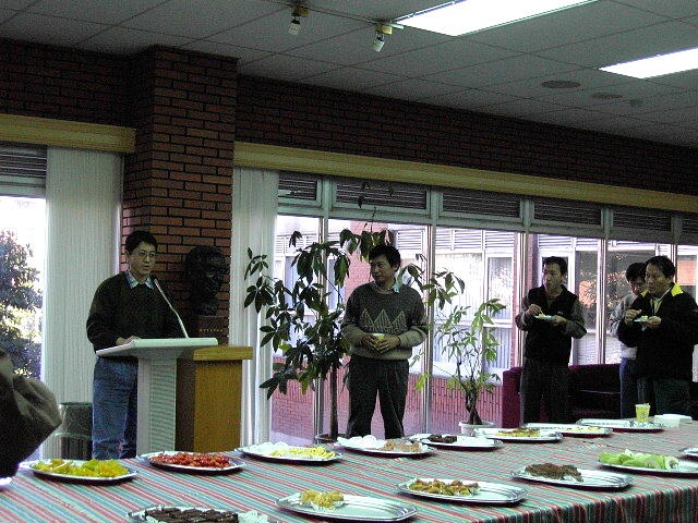 2003-01-02  Cheer for the arrival of 2003 and congrats to IES Research Fellow Dr. Bor-Shouh Huang receives the 2003 Outstanding Research Award from NSC.