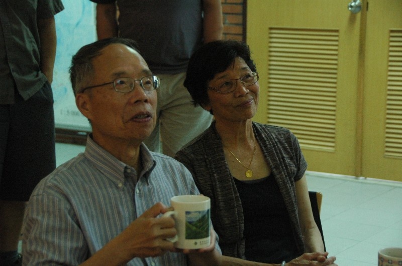 2012-05-16 Dr. Tsai, Yi-Ben, the first director of IES, to give a lecture in the indoor courtyard on the 1st floor.