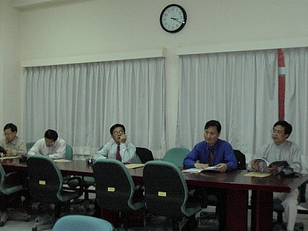 2002-11-11 南京大學教授於第四屆尖端科學研討會後來訪
