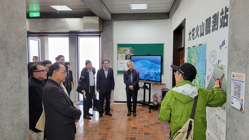 教育及文化委員會為瞭解「我國地震工程研究成果及火山觀測情形」，巡察國家地震工程研究中心、大屯火山觀測站
